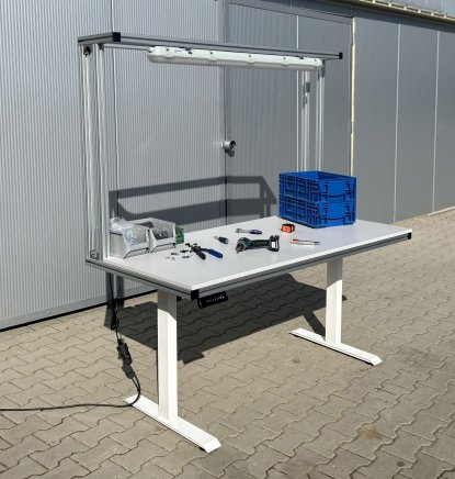 Elektromosan állítható magasságú alumínium profilokból készült asztal - 2