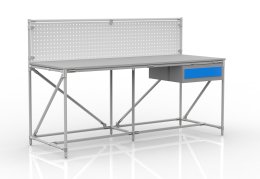 Műhelyasztal perforált panellel 2000 mm széles, 24040837