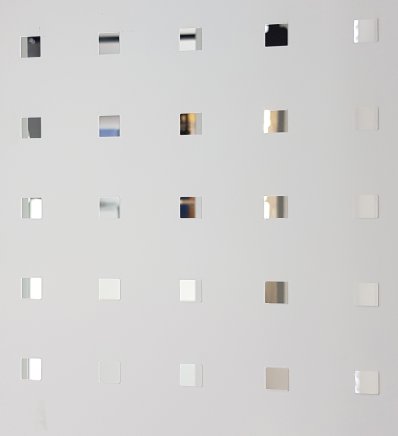 Szürke perforált panel - 1