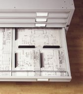 A fiókok belső elosztása BISLEY A0 és A1 PDF